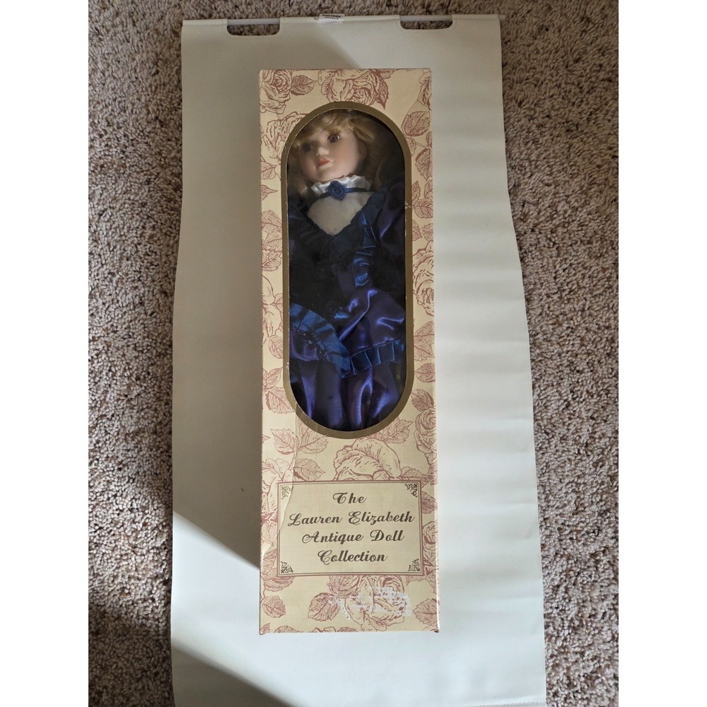 MINT! Vintage The Lauren Elizabeth Antique Doll Collection Porcelain Doll